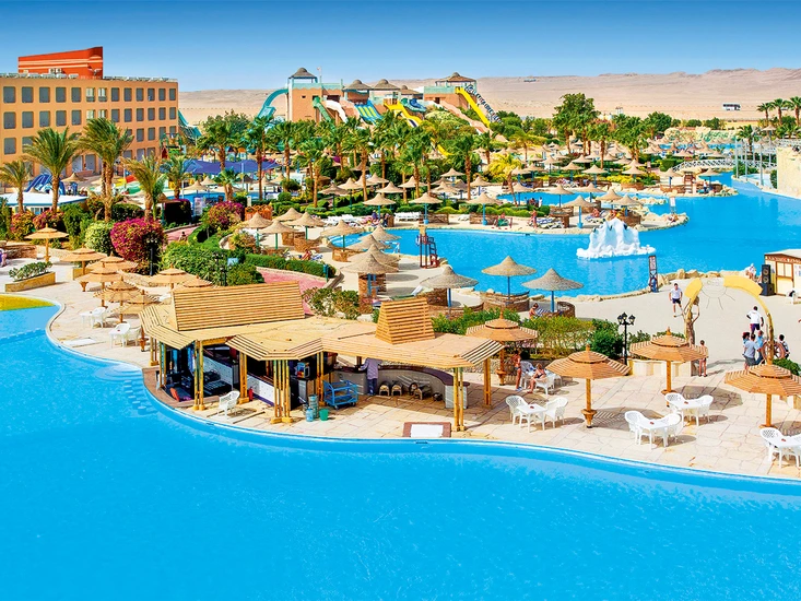 Airport transfer Hurghada to Titanic Beach Spa & Aqua Park