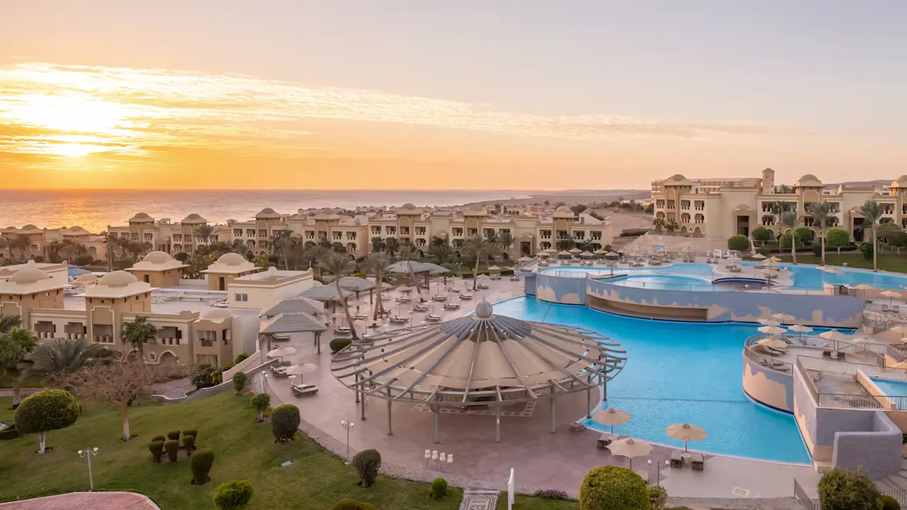 Privattransfer zum Serenity Alpha Beach Resort