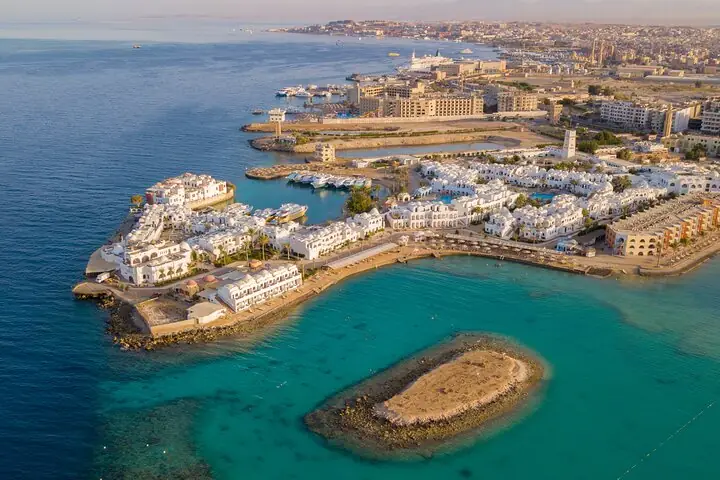 Küste und Hotelregion bei Safaga am Roten Meer