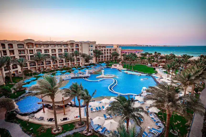 Transfer zum Hotel Tropitel Sahl Hasheesh ab Hurghada Airport