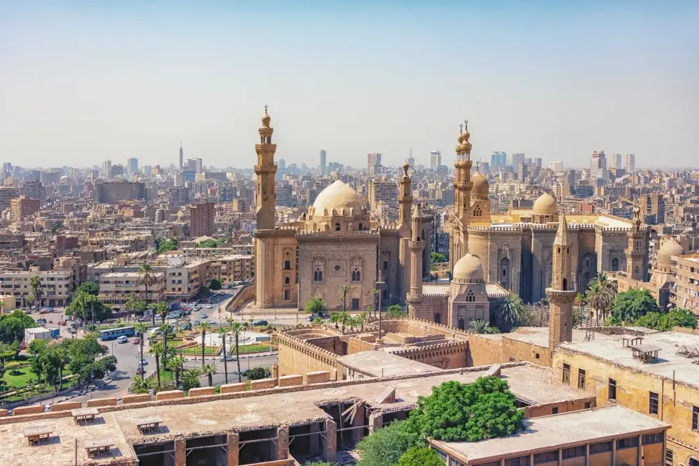 Private transfer from Hurghada to Cairo with a comfortable vehicle