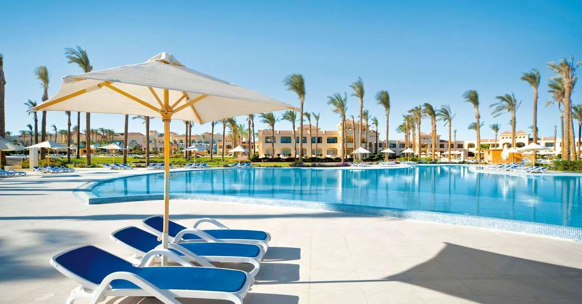 Private transfer to Cleopatra Luxury Resort Makadi Bay
