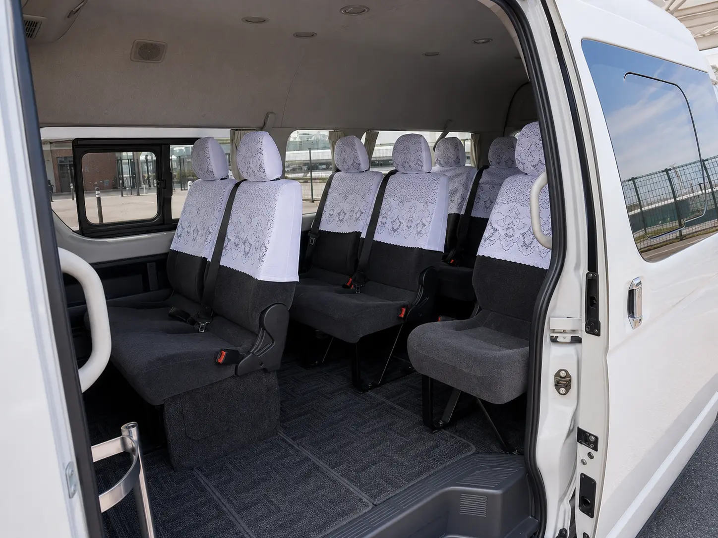 Sicherheitsgurte in einem privaten Transferfahrzeug